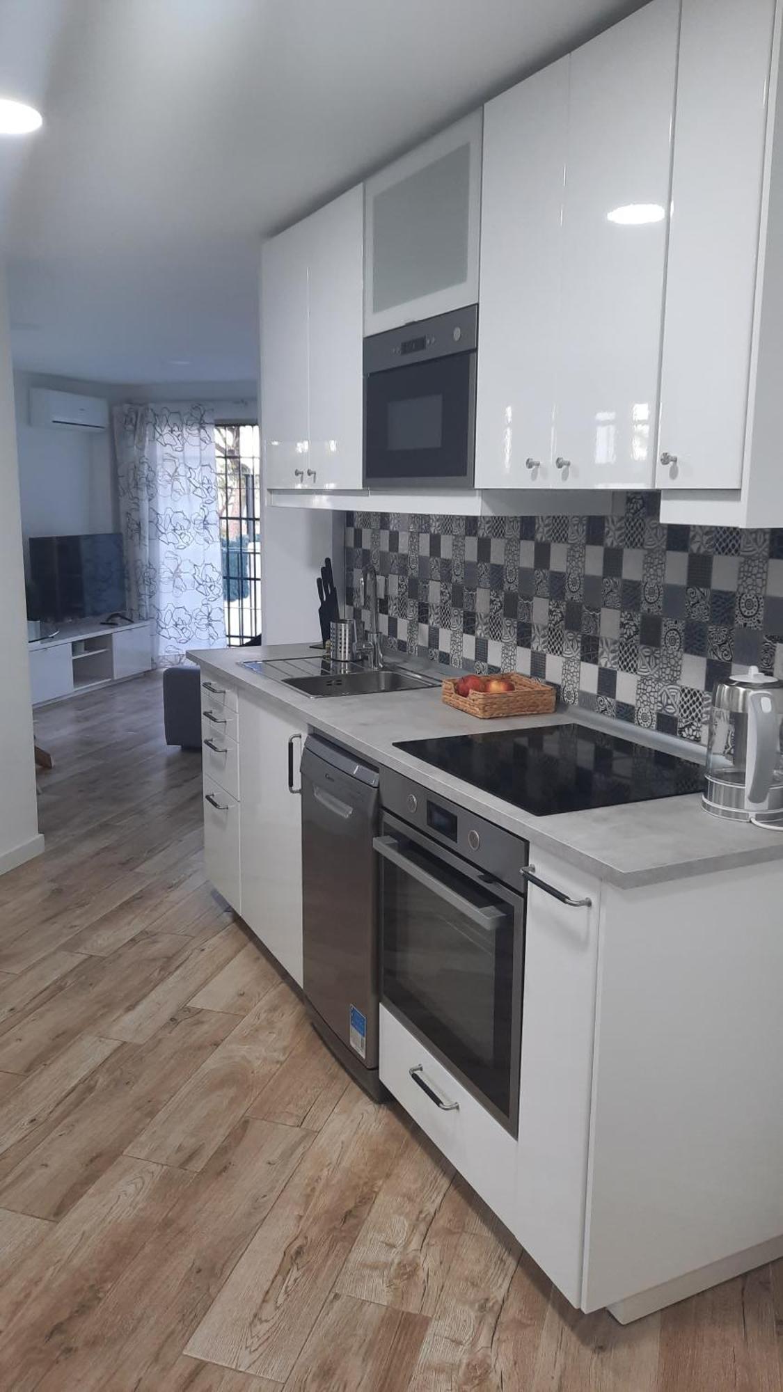 Feel At Home At Tamara Apartment - Two Steps To The Pool Торремолінос Екстер'єр фото